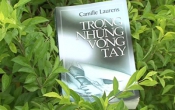 Trong những vòng tay