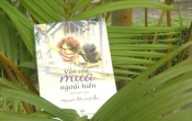 Vẫn còn mưa ngoài hiên