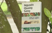 Nhà văn về làng
