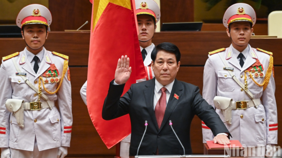 Chủ tịch nước Lương Cường tuyên thệ nhậm chức Chủ tịch nước Lương Cường tuyên thệ nhậm chức
